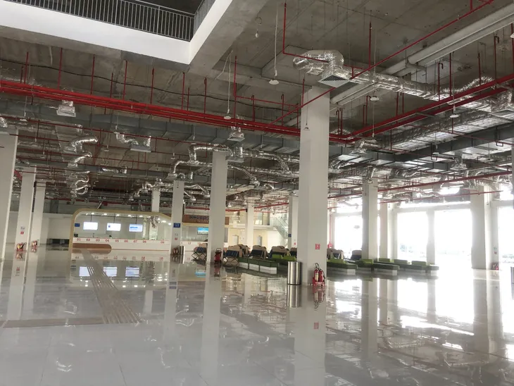 Đìu hiu bến xe 4.000 tỷ đồng hiện đại nhất Việt Nam - Ảnh 4. Đìu hiu bến xe 4.000 tỷ đồng hiện đại nhất Việt Nam - Ảnh 4.