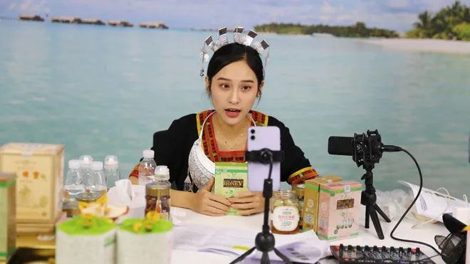Trung Quốc thắt chặt kiểm soát livestreaming - Ảnh 1. Trung Quốc thắt chặt kiểm soát livestreaming - Ảnh 1.