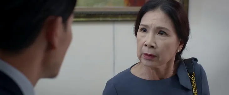 Trói buộc yêu thương - Tập 29: Ứa nước mắt trước bi kịch của 2 chị em cùng có chồng ngoại tình - Ảnh 12. Trói buộc yêu thương - Tập 29: Ứa nước mắt trước bi kịch của 2 chị em cùng có chồng ngoại tình - Ảnh 12.