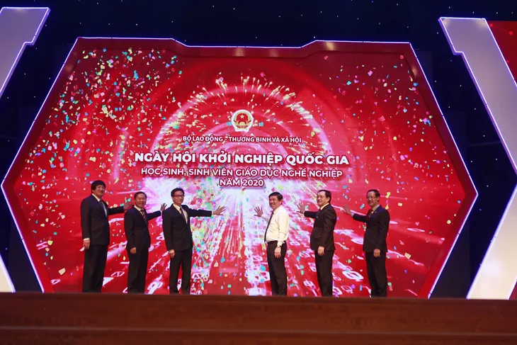 Hơn 2.000 học sinh, sinh viên tham gia ngày hội khởi nghiệp quốc gia - Ảnh 1. Hơn 2.000 học sinh, sinh viên tham gia ngày hội khởi nghiệp quốc gia - Ảnh 1.