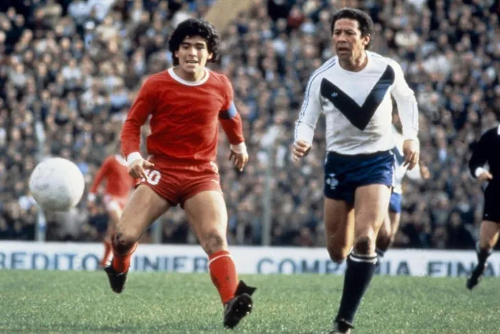 Diego Maradona - Tiểu sử và thành tích của “cậu bé vàng” Argentina - Ảnh 2. Diego Maradona - Tiểu sử và thành tích của “cậu bé vàng” Argentina - Ảnh 2.