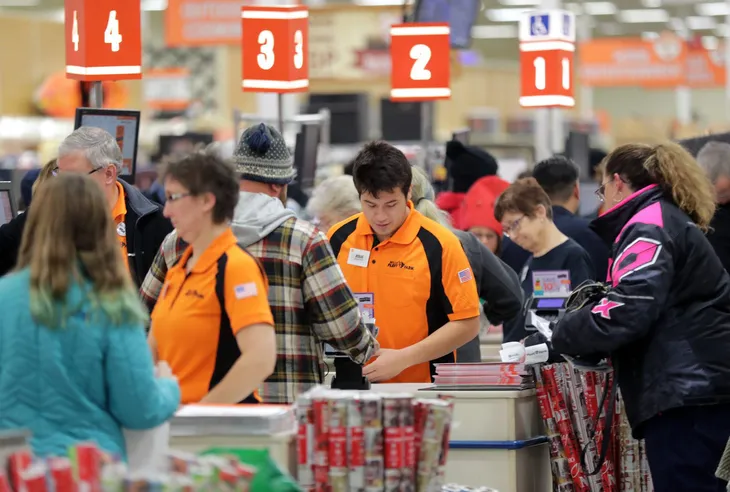 Một mùa Black Friday rất khác vì COVID-19 - Ảnh 2. Một mùa Black Friday rất khác vì COVID-19 - Ảnh 2.
