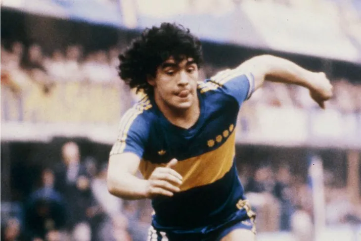 Diego Maradona - Tiểu sử và thành tích của “cậu bé vàng” Argentina - Ảnh 1. Diego Maradona - Tiểu sử và thành tích của “cậu bé vàng” Argentina - Ảnh 1.
