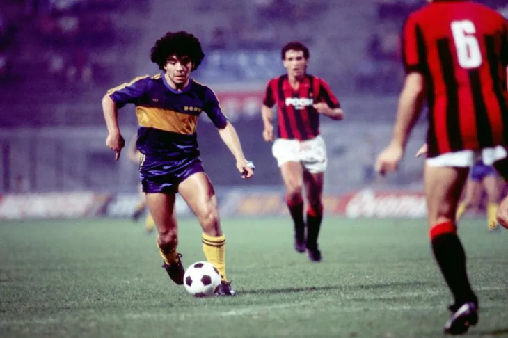 Diego Maradona - Tiểu sử và thành tích của “cậu bé vàng” Argentina - Ảnh 3. Diego Maradona - Tiểu sử và thành tích của “cậu bé vàng” Argentina - Ảnh 3.
