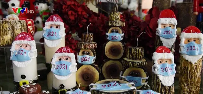 Mùa lễ hội khác biệt do COVID-19: Đi chợ qua cửa kính ô tô, chocolate ông già Noel đeo khẩu trang... - Ảnh 6. Mùa lễ hội khác biệt do COVID-19: Đi chợ qua cửa kính ô tô, chocolate ông già Noel đeo khẩu trang... - Ảnh 6.