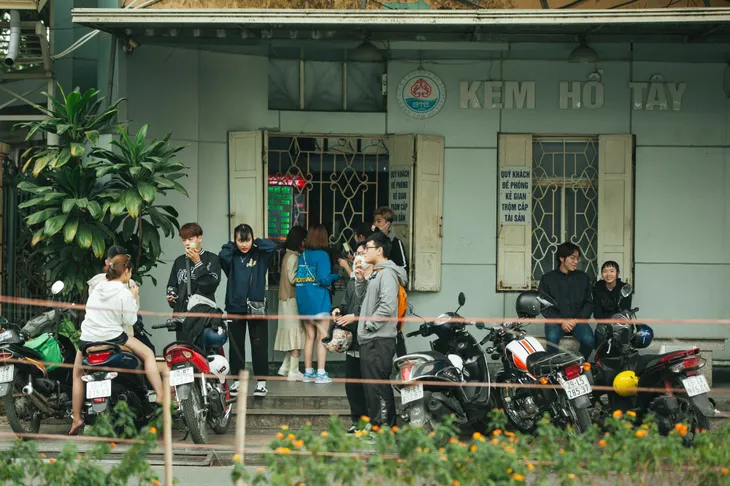 Miền Bắc trở gió, người Hà Nội làm gì? - Ảnh 5. Miền Bắc trở gió, người Hà Nội làm gì? - Ảnh 5.