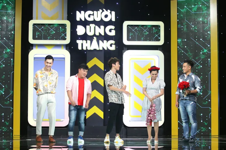 Diễn viên Long Hồ “cao tay” gài bẫy đối thủ nhưng lại bị vợ Hồng Phượng “mắng” không thương tiếc - Ảnh 4. Diễn viên Long Hồ “cao tay” gài bẫy đối thủ nhưng lại bị vợ Hồng Phượng “mắng” không thương tiếc - Ảnh 4.