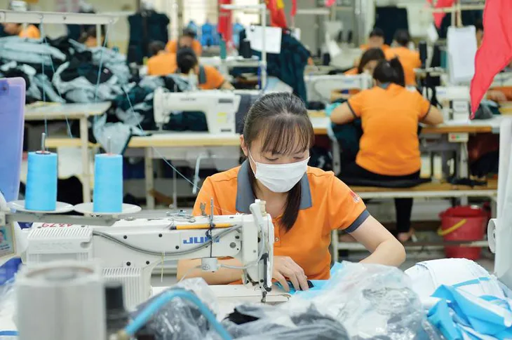 Triển khai Nghị định 126: Khách hàng băn khoăn tính bảo mật, các ngành “ngóng” hướng dẫn - Ảnh 3. Triển khai Nghị định 126: Khách hàng băn khoăn tính bảo mật, các ngành “ngóng” hướng dẫn - Ảnh 3.
