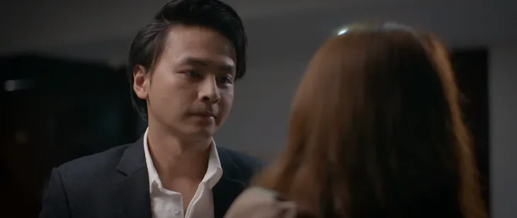 Trói buộc yêu thương - Tập 20: Thanh rối bời khi ở bên tình cũ, Tiến lao vào hôn Phương trong men say - Ảnh 3. Trói buộc yêu thương - Tập 20: Thanh rối bời khi ở bên tình cũ, Tiến lao vào hôn Phương trong men say - Ảnh 3.