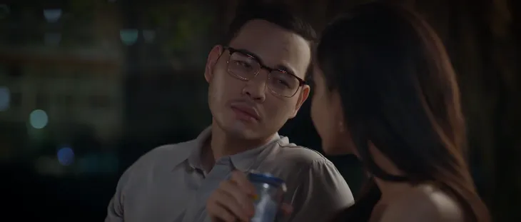 Trói buộc yêu thương - Tập 20: Thanh rối bời khi ở bên tình cũ, Tiến lao vào hôn Phương trong men say - Ảnh 6. Trói buộc yêu thương - Tập 20: Thanh rối bời khi ở bên tình cũ, Tiến lao vào hôn Phương trong men say - Ảnh 6.