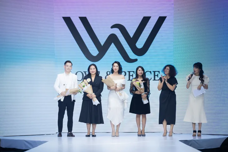 W Fashion show quy tụ những thiết kế thời trang độc đáo - Ảnh 7. W Fashion show quy tụ những thiết kế thời trang độc đáo - Ảnh 7.