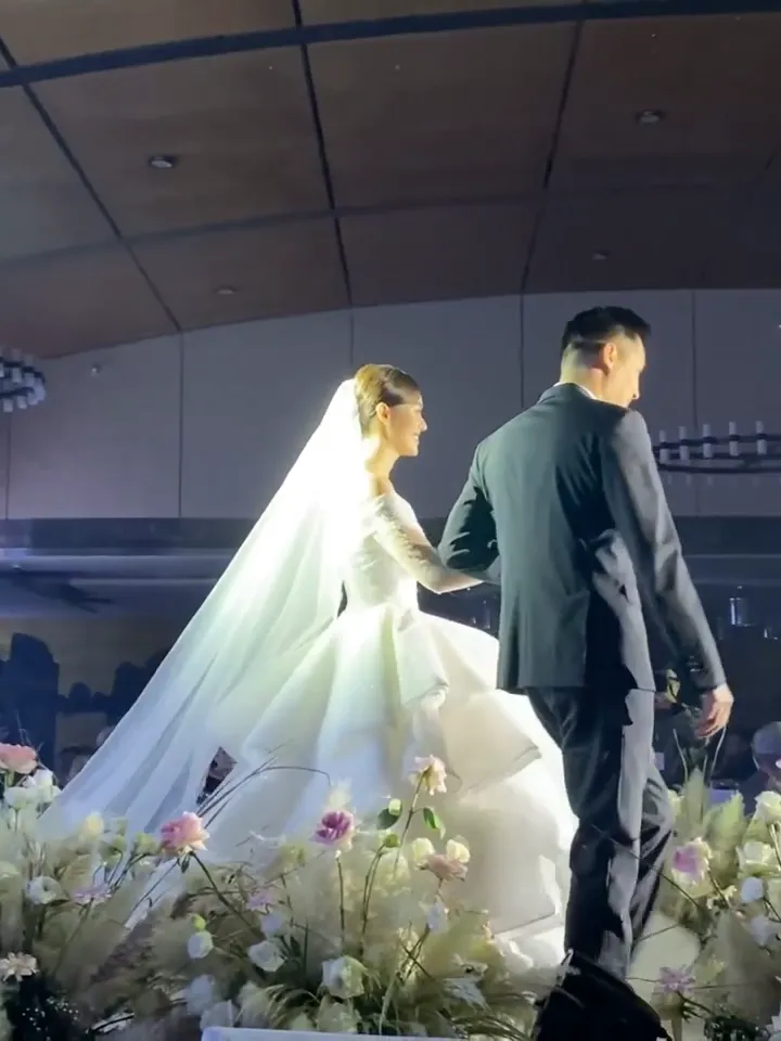 Đám cưới Tường San: Dàn Hoa hậu quy tụ, Đỗ Mỹ Linh bắt được hoa cưới? - Ảnh 2. Đám cưới Tường San: Dàn Hoa hậu quy tụ, Đỗ Mỹ Linh bắt được hoa cưới? - Ảnh 2.
