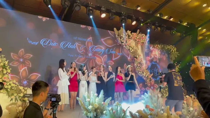 Đám cưới Tường San: Dàn Hoa hậu quy tụ, Đỗ Mỹ Linh bắt được hoa cưới? - Ảnh 6. Đám cưới Tường San: Dàn Hoa hậu quy tụ, Đỗ Mỹ Linh bắt được hoa cưới? - Ảnh 6.