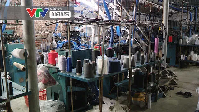 Triệt phá 2 cơ sở sản xuất bít tất nhái thương hiệu quốc tế quy mô lớn ở La Phù, Hoài Đức - Ảnh 4. Triệt phá 2 cơ sở sản xuất bít tất nhái thương hiệu quốc tế quy mô lớn ở La Phù, Hoài Đức - Ảnh 4.