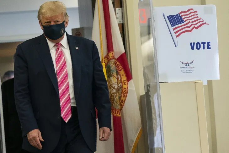 Ông Trump phát biểu từ Nhà Trắng trong cuộc đua căng thẳng với ứng cử viên Joe Biden - Ảnh 1. Ông Trump phát biểu từ Nhà Trắng trong cuộc đua căng thẳng với ứng cử viên Joe Biden - Ảnh 1.