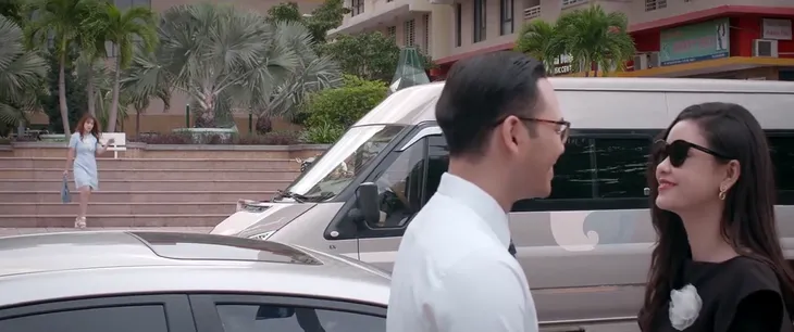 Trói buộc yêu thương - Tập 21: Thanh chết đứng tận mắt thấy chồng ôm ấp Phương - Ảnh 2. Trói buộc yêu thương - Tập 21: Thanh chết đứng tận mắt thấy chồng ôm ấp Phương - Ảnh 2.