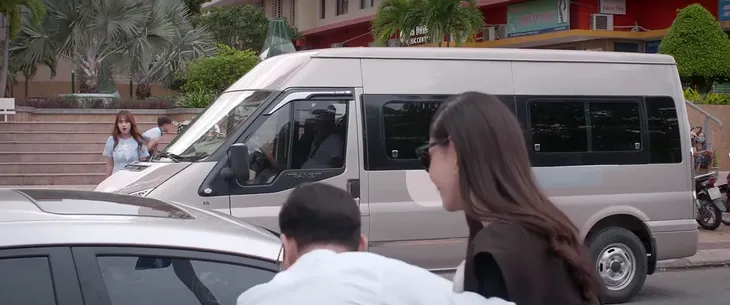 Trói buộc yêu thương - Tập 21: Thanh chết đứng tận mắt thấy chồng ôm ấp Phương - Ảnh 5. Trói buộc yêu thương - Tập 21: Thanh chết đứng tận mắt thấy chồng ôm ấp Phương - Ảnh 5.