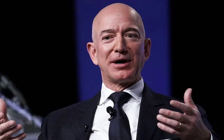 Tỷ phú Jeff Bezos bán 3 tỷ USD cổ phiếu Amazon - Ảnh 1. Tỷ phú Jeff Bezos bán 3 tỷ USD cổ phiếu Amazon - Ảnh 1.