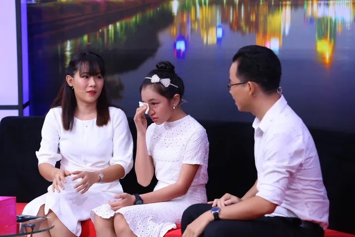 Cô bé 11 tuổi tổn thương vì ba mẹ quá bảo bọc - Ảnh 2. Cô bé 11 tuổi tổn thương vì ba mẹ quá bảo bọc - Ảnh 2.
