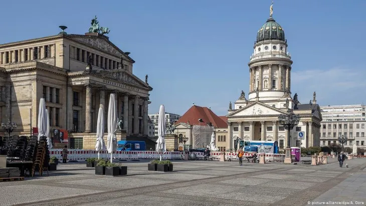 Kinh tế Eurozone chứng kiến cú rơi tự do chưa từng có tiền lệ - Ảnh 1. Kinh tế Eurozone chứng kiến cú rơi tự do chưa từng có tiền lệ - Ảnh 1.