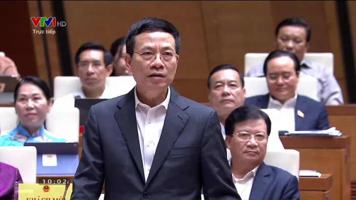 Bộ trưởng Bộ TT&TT: 5G triển khai diện rộng từ 2021, sẽ có thiết bị 5G Việt Nam giá rẻ - Ảnh 1. Bộ trưởng Bộ TT&TT: 5G triển khai diện rộng từ 2021, sẽ có thiết bị 5G Việt Nam giá rẻ - Ảnh 1.
