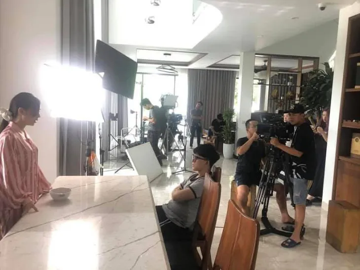 Cặp chim ri Về nhà đi con tái xuất trong phim mới cùng Quỳnh Kool - Ảnh 1. Cặp chim ri Về nhà đi con tái xuất trong phim mới cùng Quỳnh Kool - Ảnh 1.