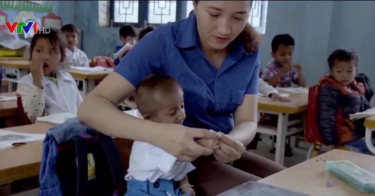 Những hình ảnh không thể quên về KRể: Cậu bé tí hon với nụ cười luôn nở trên môi - Ảnh 2. Những hình ảnh không thể quên về KRể: Cậu bé tí hon với nụ cười luôn nở trên môi - Ảnh 2.