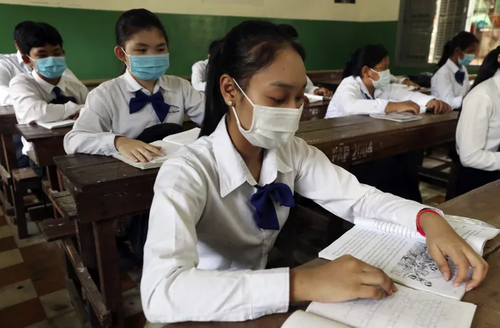 Lây nhiễm COVID-19 trong cộng đồng lan rộng tại Campuchia - Ảnh 1. Lây nhiễm COVID-19 trong cộng đồng lan rộng tại Campuchia - Ảnh 1.