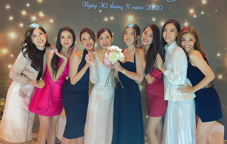 Đám cưới Tường San: Dàn Hoa hậu quy tụ, Đỗ Mỹ Linh bắt được hoa cưới? - Ảnh 10. Đám cưới Tường San: Dàn Hoa hậu quy tụ, Đỗ Mỹ Linh bắt được hoa cưới? - Ảnh 10.
