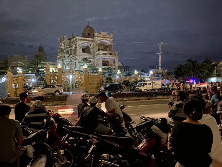 Bắt thêm con trai đại gia Thiện Soi, chủ căn biệt thự dát vàng ở Bà Rịa - Vũng Tàu - Ảnh 6. Bắt thêm con trai đại gia Thiện Soi, chủ căn biệt thự dát vàng ở Bà Rịa - Vũng Tàu - Ảnh 6.