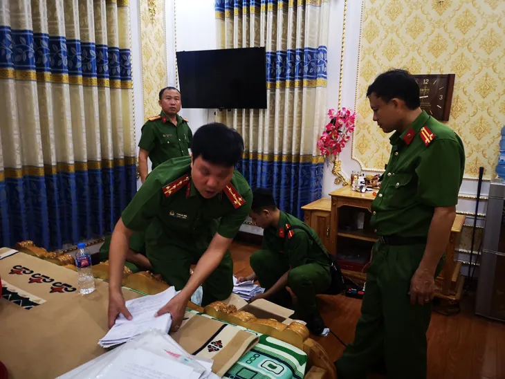 Bắt thêm con trai đại gia Thiện Soi, chủ căn biệt thự dát vàng ở Bà Rịa - Vũng Tàu - Ảnh 8. Bắt thêm con trai đại gia Thiện Soi, chủ căn biệt thự dát vàng ở Bà Rịa - Vũng Tàu - Ảnh 8.