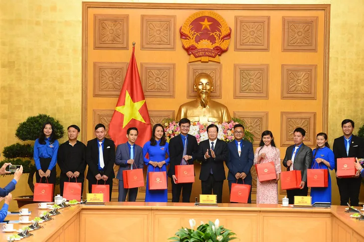 56 thanh niên nông thôn tiêu biểu nhận Giải thưởng Lương Định Của năm 2020 - Ảnh 7. 56 thanh niên nông thôn tiêu biểu nhận Giải thưởng Lương Định Của năm 2020 - Ảnh 7.