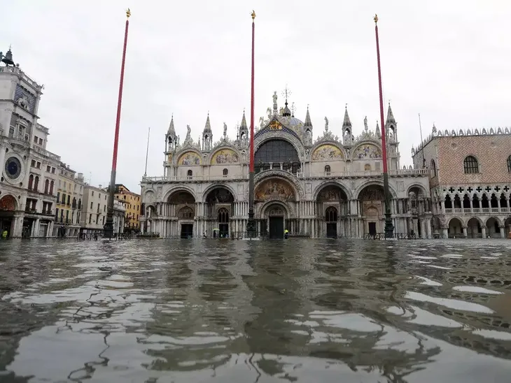 Thành phố nổi tiếng Venice (Italy) chìm trong biển nước - Ảnh 2. Thành phố nổi tiếng Venice (Italy) chìm trong biển nước - Ảnh 2.