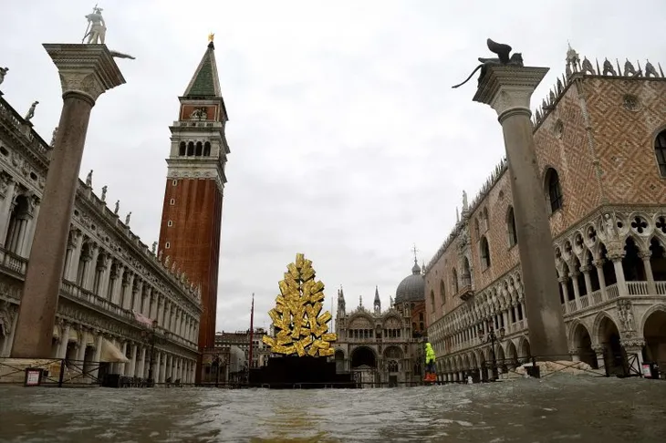 Thành phố nổi tiếng Venice (Italy) chìm trong biển nước - Ảnh 4. Thành phố nổi tiếng Venice (Italy) chìm trong biển nước - Ảnh 4.