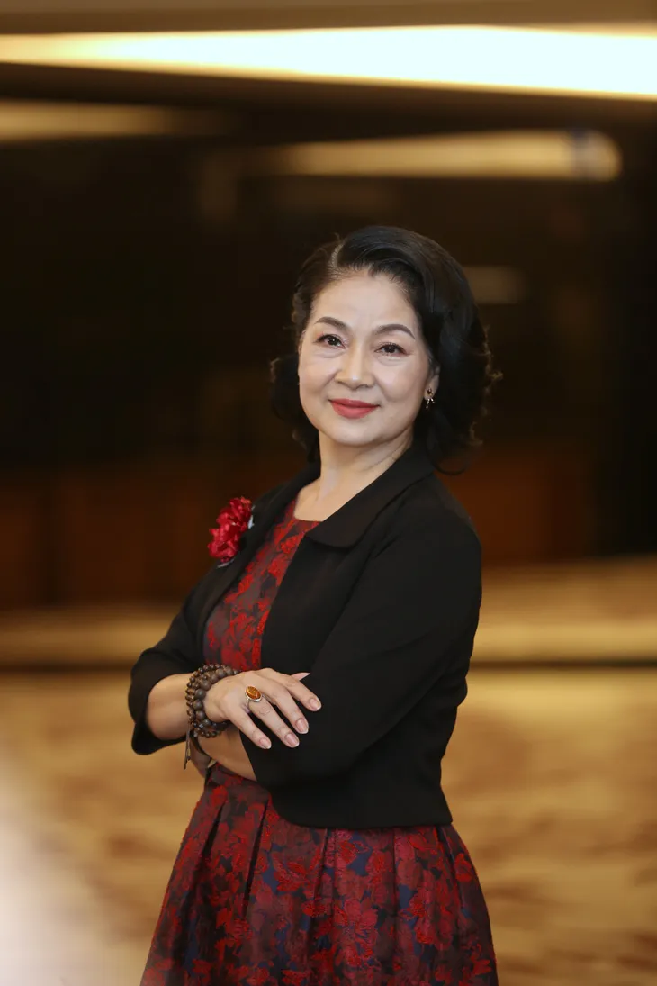 NSND Hoàng Dũng nén đau dự họp báo phim mới Trở về giữa yêu thương - Ảnh 12. NSND Hoàng Dũng nén đau dự họp báo phim mới Trở về giữa yêu thương - Ảnh 12.