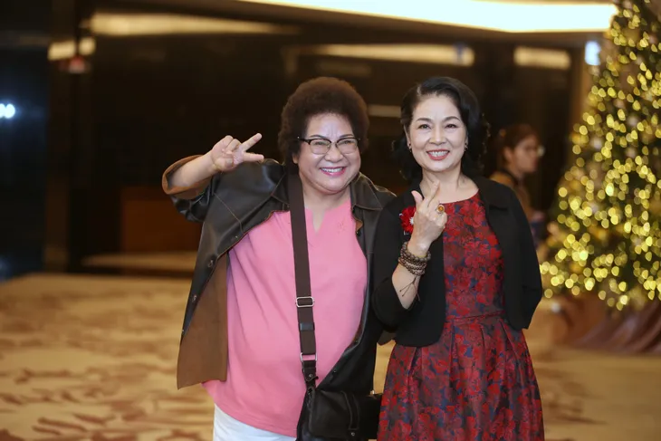 NSND Hoàng Dũng nén đau dự họp báo phim mới Trở về giữa yêu thương - Ảnh 11. NSND Hoàng Dũng nén đau dự họp báo phim mới Trở về giữa yêu thương - Ảnh 11.
