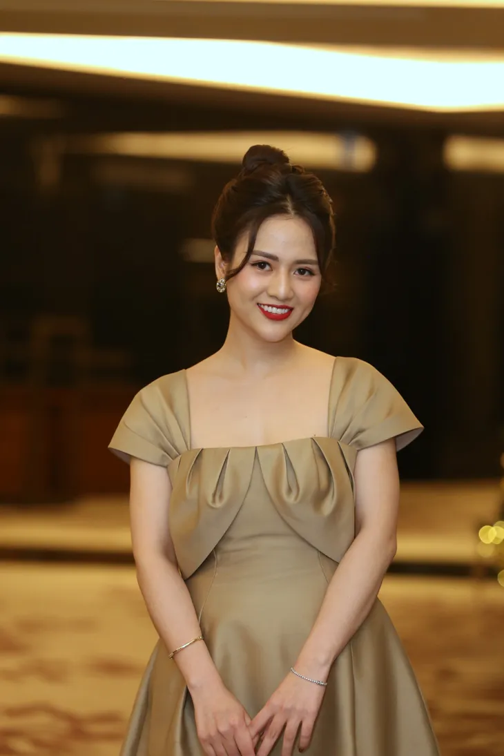 NSND Hoàng Dũng nén đau dự họp báo phim mới Trở về giữa yêu thương - Ảnh 8. NSND Hoàng Dũng nén đau dự họp báo phim mới Trở về giữa yêu thương - Ảnh 8.