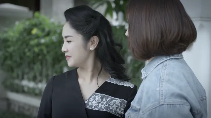 Hướng dương ngược nắng - Tập 1: Trung Kiên (Hồng Đăng) lễ phép xưng em gọi chị với Minh Châu (Hồng Diễm) - Ảnh 2. Hướng dương ngược nắng - Tập 1: Trung Kiên (Hồng Đăng) lễ phép xưng em gọi chị với Minh Châu (Hồng Diễm) - Ảnh 2.