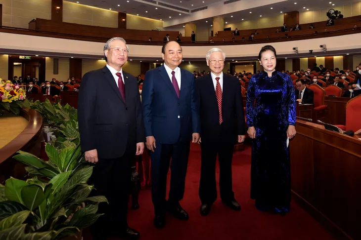 Nhiều nội dung quan trọng trong ngày làm việc thứ nhất Hội nghị Trung ương lần thứ 14 - Ảnh 1. Nhiều nội dung quan trọng trong ngày làm việc thứ nhất Hội nghị Trung ương lần thứ 14 - Ảnh 1.