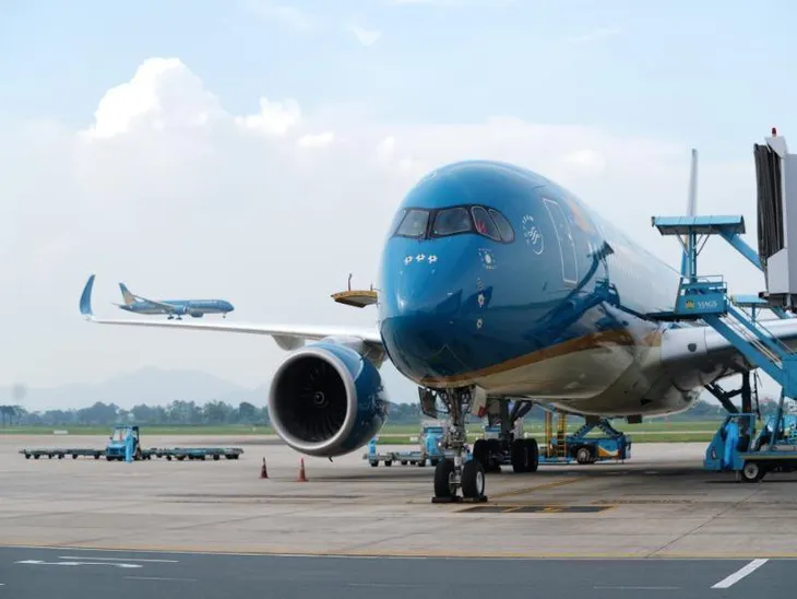 Đề xuất lộ trình nối lại các chuyến bay thương mại quốc tế - Ảnh 2. Đề xuất lộ trình nối lại các chuyến bay thương mại quốc tế - Ảnh 2.