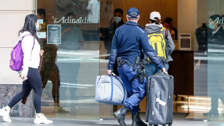 Australia xét nghiệm COVID-19 hàng tuần cho nhân viên ở khu vực cách ly - Ảnh 1. Australia xét nghiệm COVID-19 hàng tuần cho nhân viên ở khu vực cách ly - Ảnh 1.