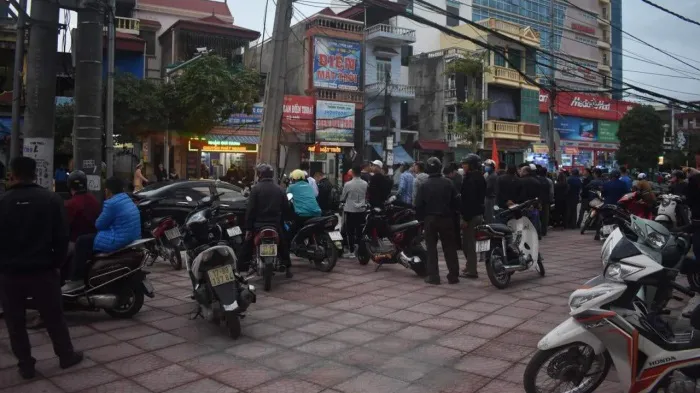 Vụ tài xế bị đánh ở Thái Bình: Khám xét, bắt giữ Giám đốc Công ty vận tải - Ảnh 3. Vụ tài xế bị đánh ở Thái Bình: Khám xét, bắt giữ Giám đốc Công ty vận tải - Ảnh 3.