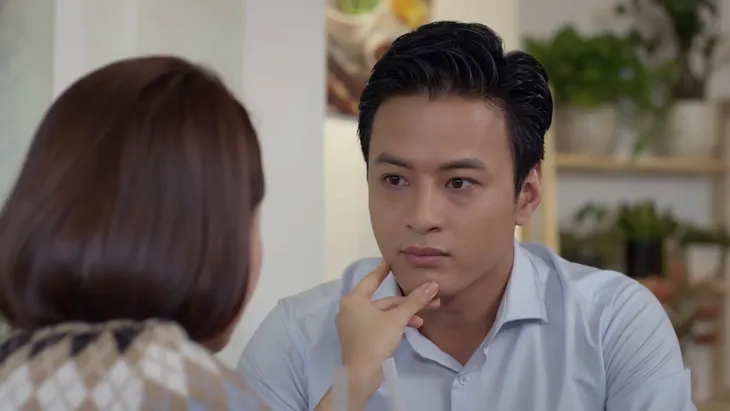 Hướng dương ngược nắng - Tập 2: Minh Châu (Hồng Diễm) quá sai lầm khi nói câu này với người yêu - Ảnh 1. Hướng dương ngược nắng - Tập 2: Minh Châu (Hồng Diễm) quá sai lầm khi nói câu này với người yêu - Ảnh 1.