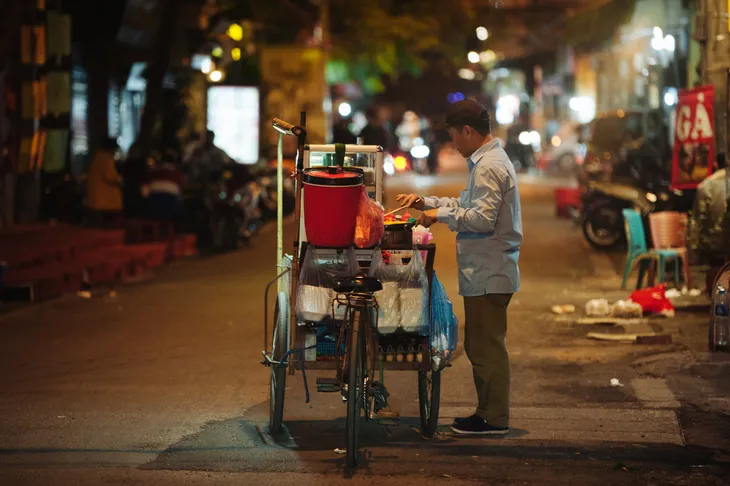 Hà Nội rét đậm, gánh nặng mưu sinh càng thêm nặng - Ảnh 5. Hà Nội rét đậm, gánh nặng mưu sinh càng thêm nặng - Ảnh 5.