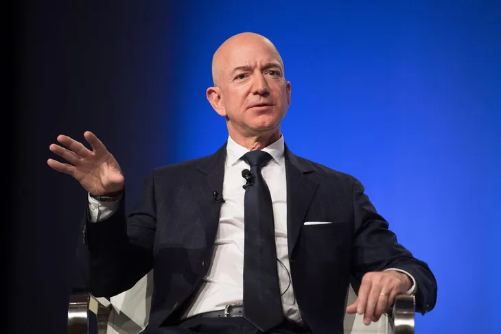 Vợ cũ Jeff Bezos muốn cho đi hết hơn 60 tỷ USD - Ảnh 2. Vợ cũ Jeff Bezos muốn cho đi hết hơn 60 tỷ USD - Ảnh 2.