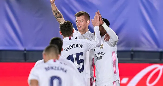 Real Madrid 3-1 Athletic Bilbao: Benzema lập cú đúp, Real giành 3 điểm trọn vẹn - Ảnh 2. Real Madrid 3-1 Athletic Bilbao: Benzema lập cú đúp, Real giành 3 điểm trọn vẹn - Ảnh 2.