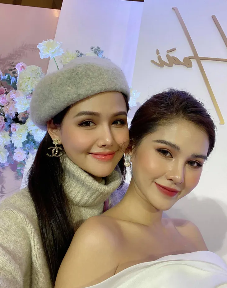 Phanh Lee, Huyền Lizzie nô nức dự đám cưới Thu Hoài trong giá rét - Ảnh 6. Phanh Lee, Huyền Lizzie nô nức dự đám cưới Thu Hoài trong giá rét - Ảnh 6.