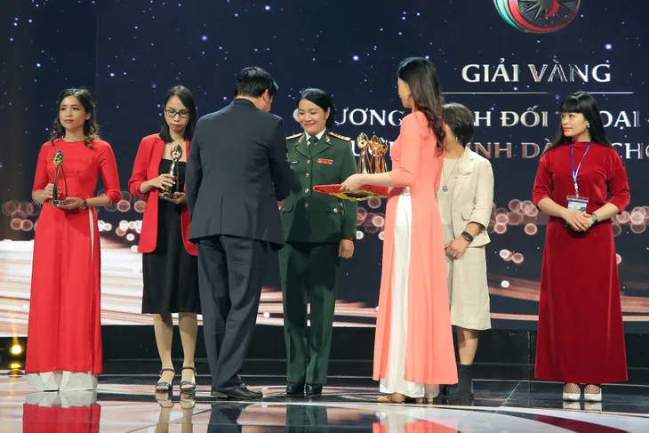 Những hình ảnh ấn tượng tại lễ Công bố và Trao giải LHTHTQ lần thứ 40 - Ảnh 12. Những hình ảnh ấn tượng tại lễ Công bố và Trao giải LHTHTQ lần thứ 40 - Ảnh 12.