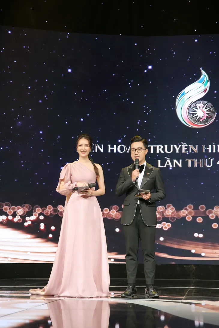 Những hình ảnh ấn tượng tại lễ Công bố và Trao giải LHTHTQ lần thứ 40 - Ảnh 3. Những hình ảnh ấn tượng tại lễ Công bố và Trao giải LHTHTQ lần thứ 40 - Ảnh 3.