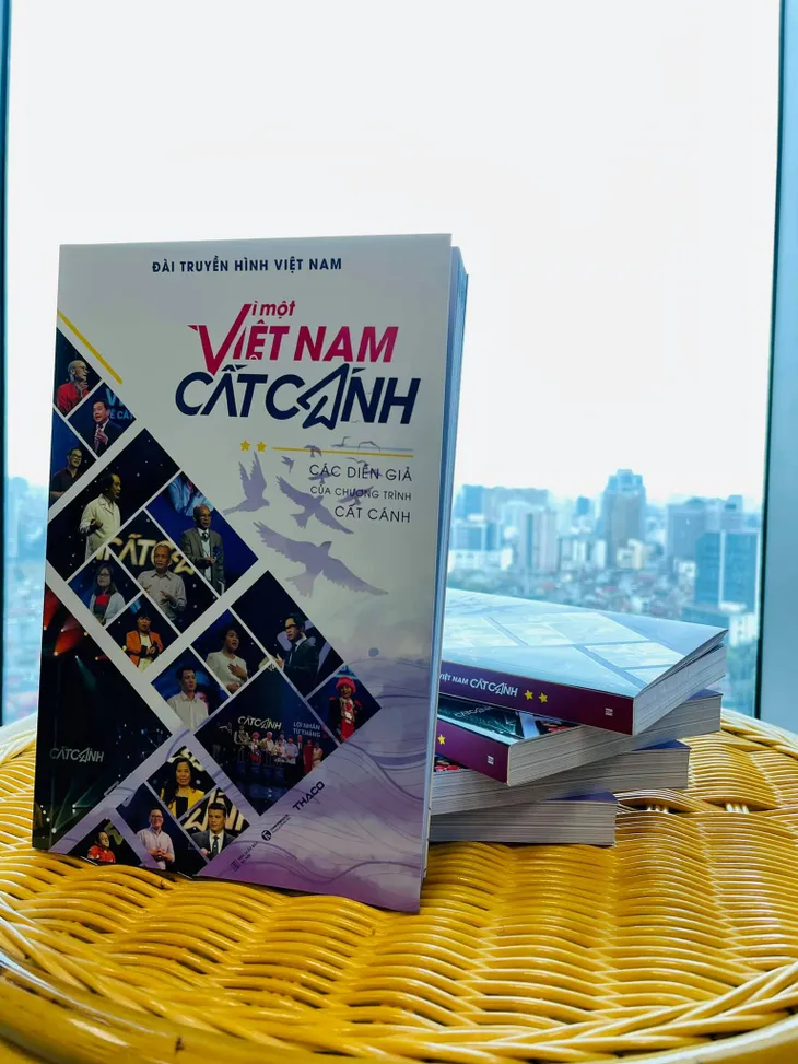 Gala Vì một Việt Nam cất cánh: Lời nhắn từ tương lai - Ảnh 2. Gala Vì một Việt Nam cất cánh: Lời nhắn từ tương lai - Ảnh 2.